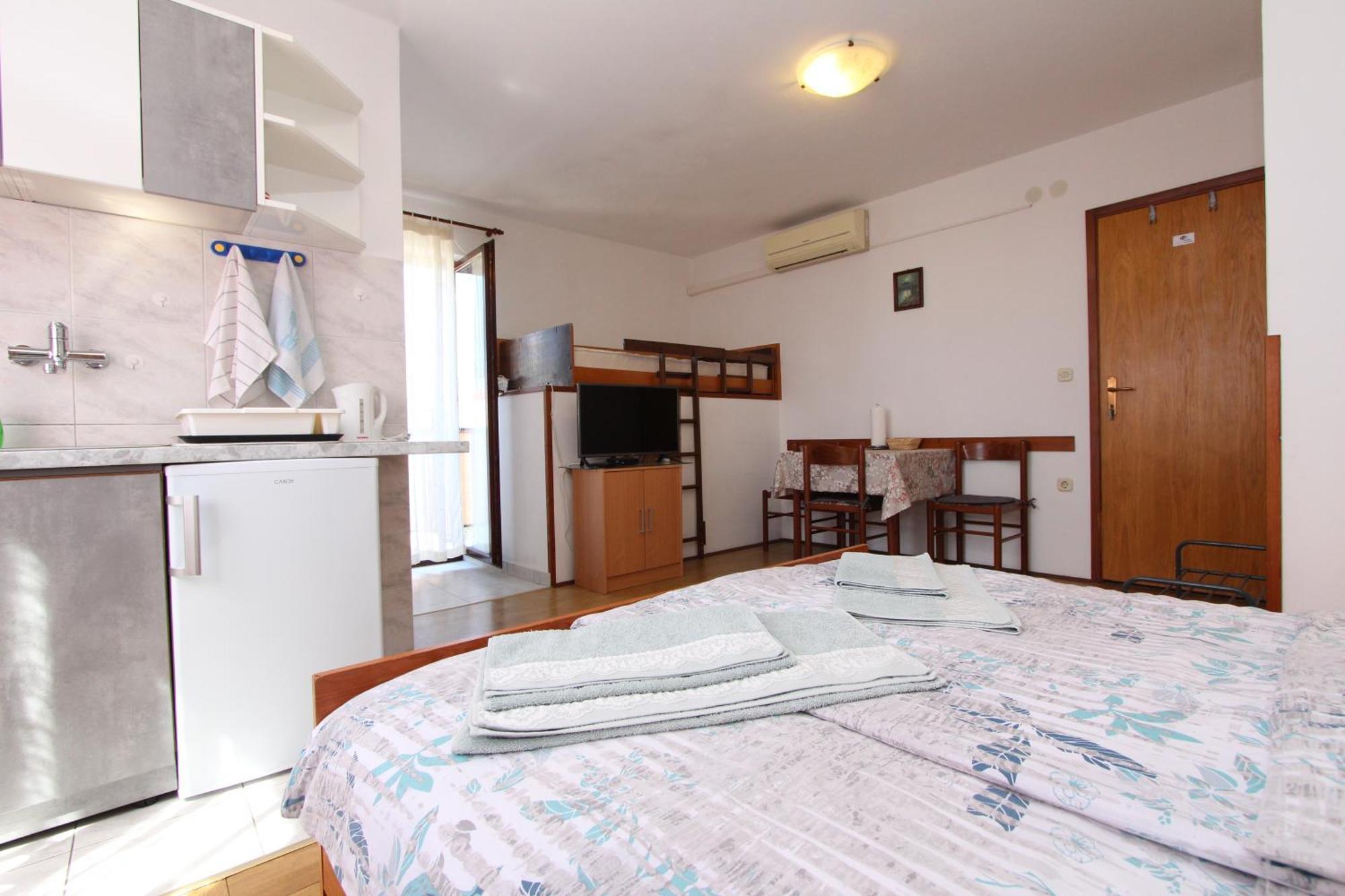Miriana Apartment *