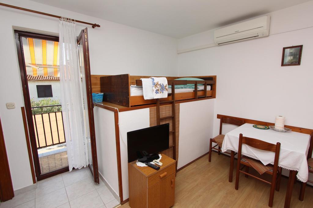 Miriana Apartment